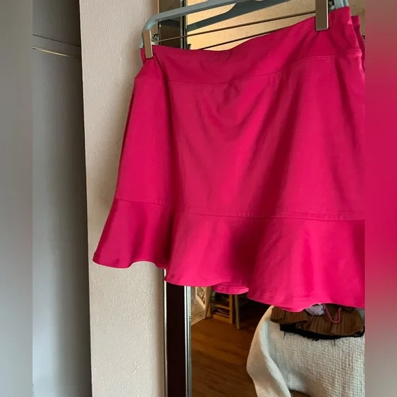 Tommy Bahama Hot Pink Golf Skort / Mini Skirt with Shorts - Size Large Skirt - Picture 4 of 8